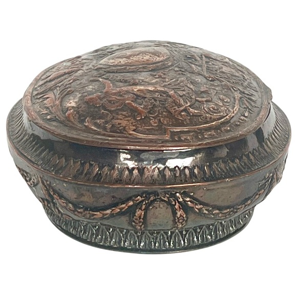 Antique Repousse Box E. G. Webster Silver plate On Copper Napoleon Dutch Revival - Picture 4 of 11